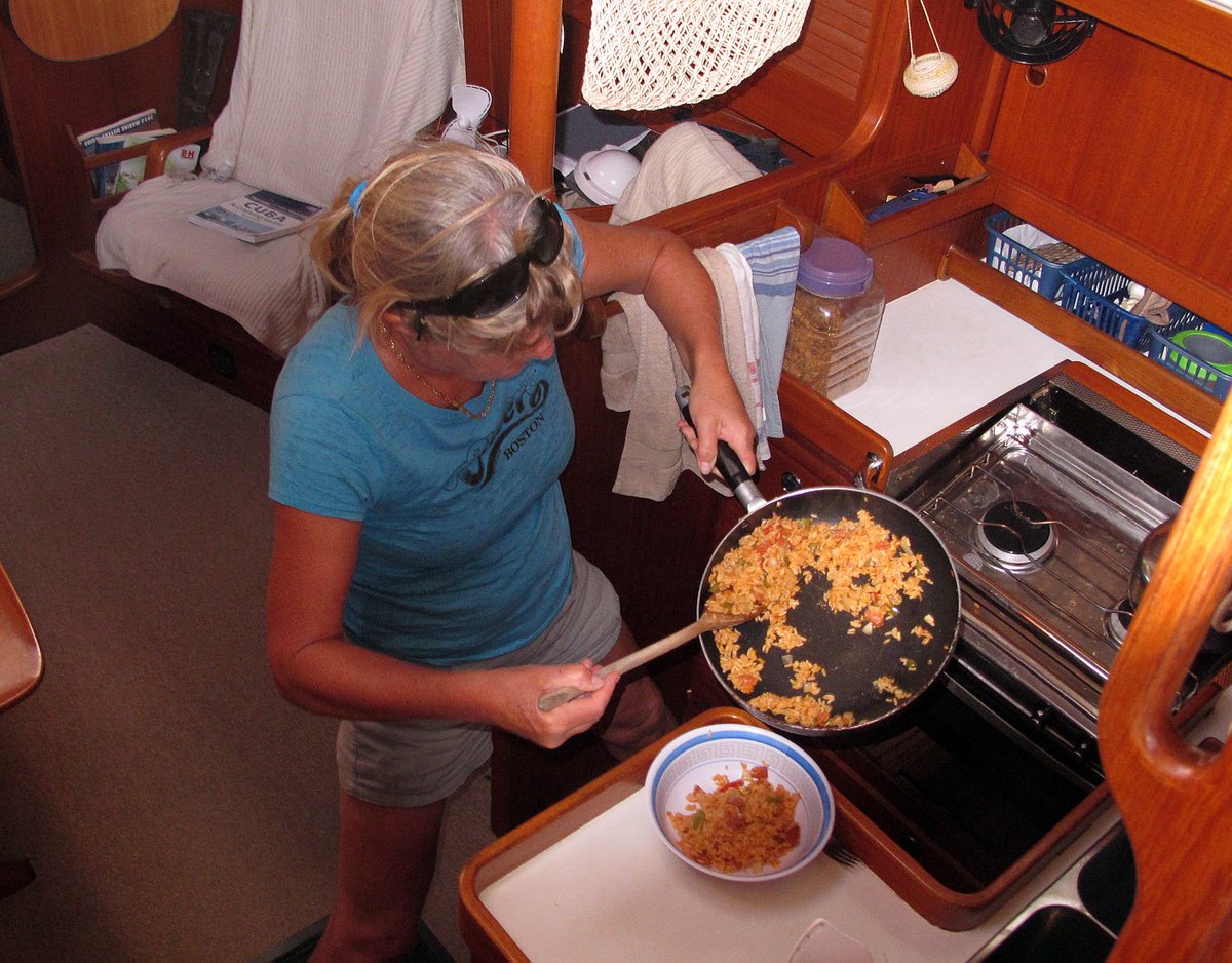 Serving Fried Rice under difficult conditions Serving Fried Rice under difficult conditions