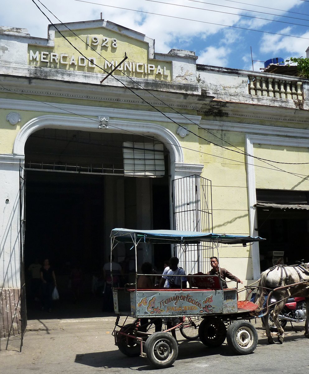 Horse taxi outside the Town Market, Cienfuegos, Cuba Horse taxi outside the Town Market, Cienfuegos, Cuba